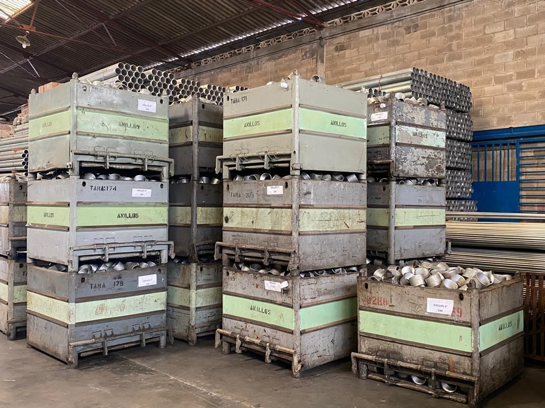 Cajas de anillos en inventario